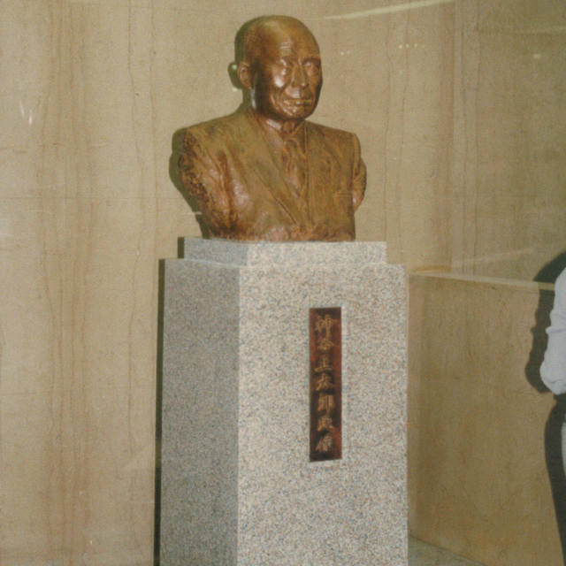 銅像の画像
